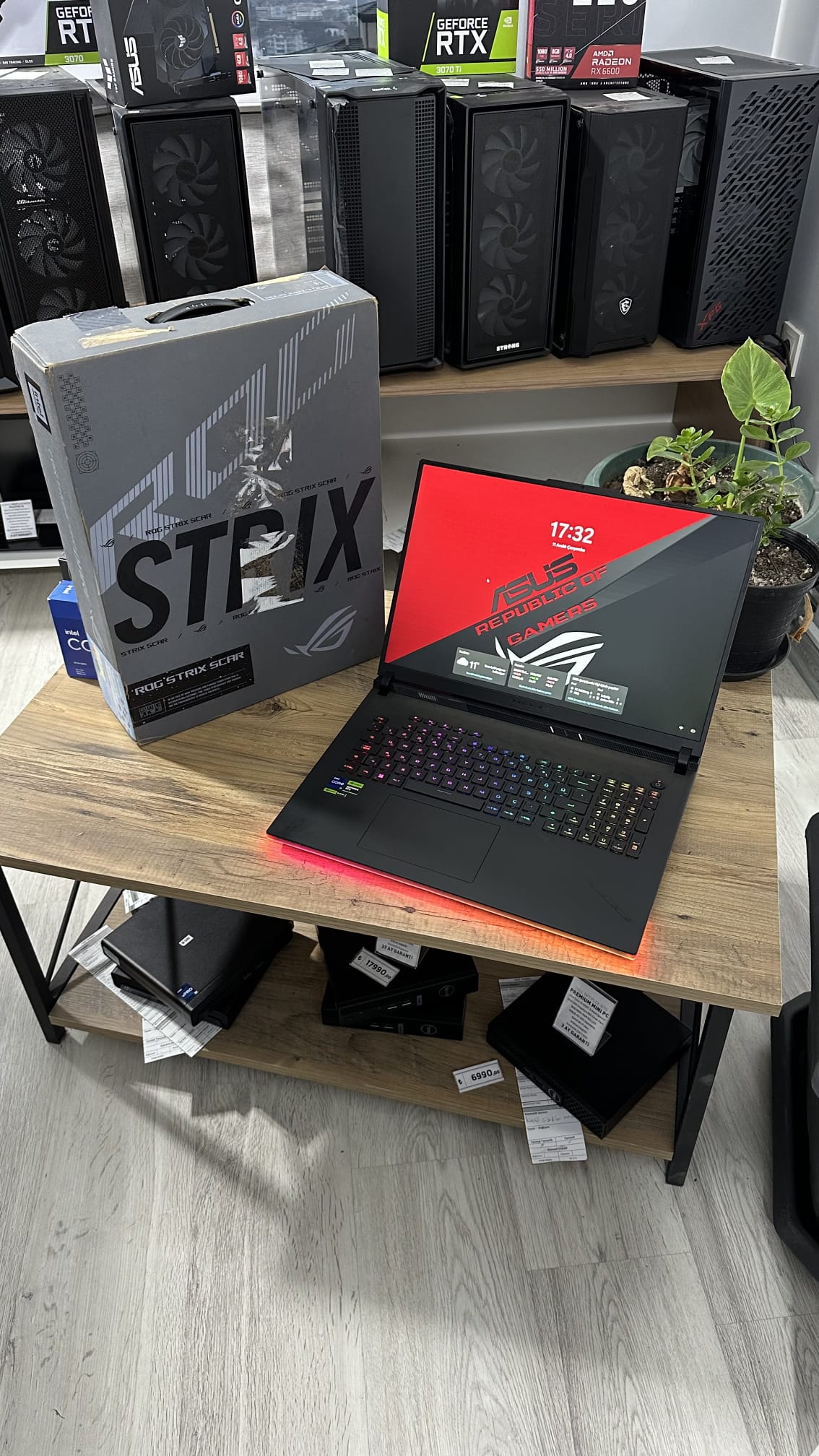 Asus Rog Strix Scar Ultra Gaming Laptop RTX4090