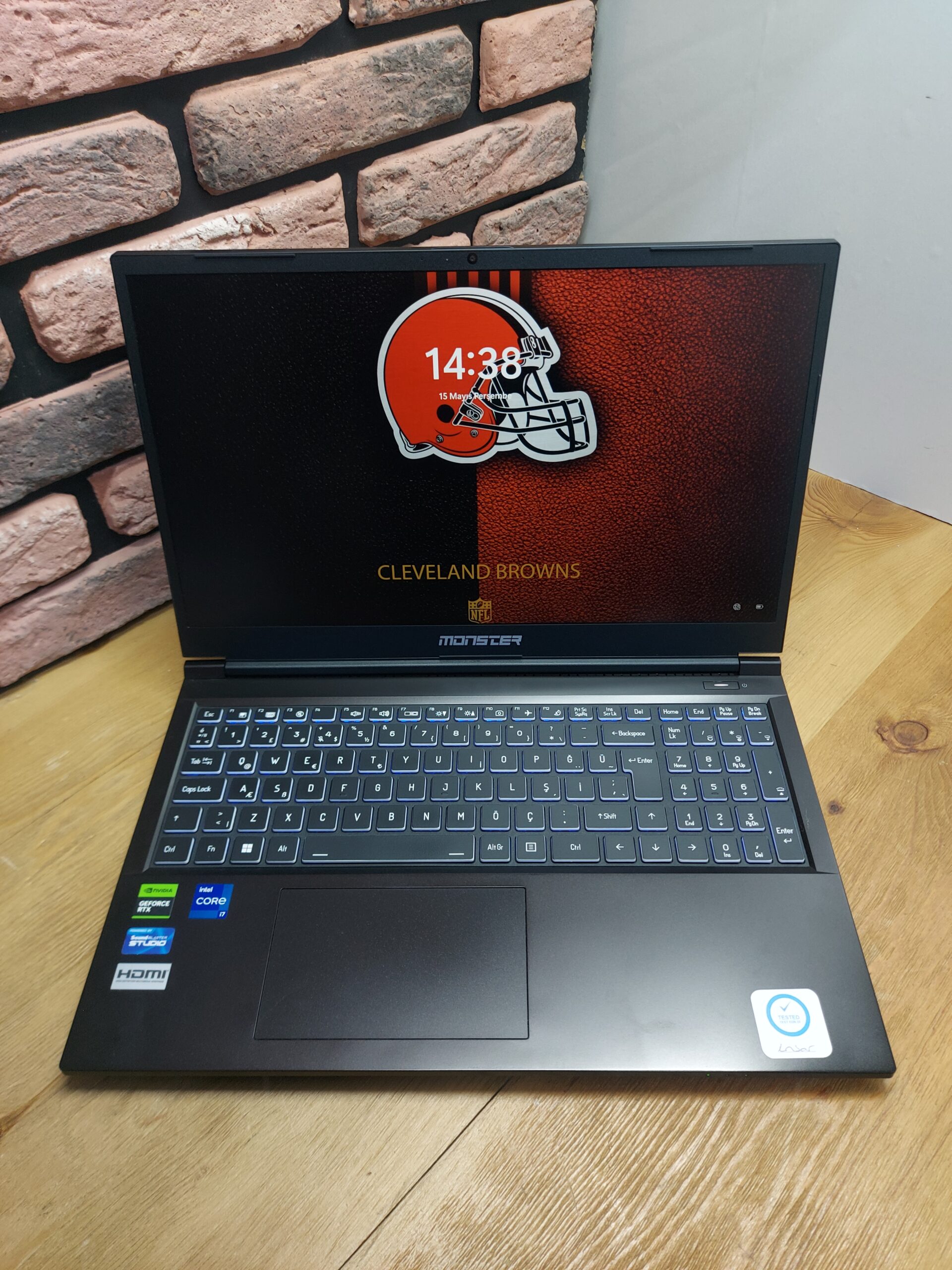 Monster Abra Gaming Laptop RTX 2050 144Hz